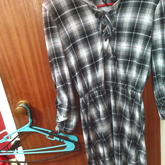 Dress - Picture 1 of 2